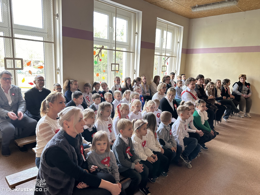 Szkoła w Rusinowie obchodziła Święto Niepodległości [FOTO]