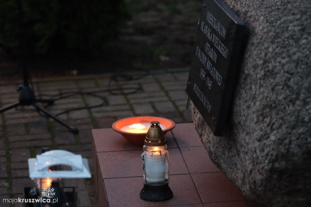 Sławsk Wielki. Społeczność szkoły i wsi dała wyraz patriotycznej postawy [ZDJĘCIA]