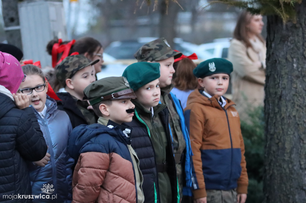 Sławsk Wielki. Społeczność szkoły i wsi dała wyraz patriotycznej postawy [ZDJĘCIA]