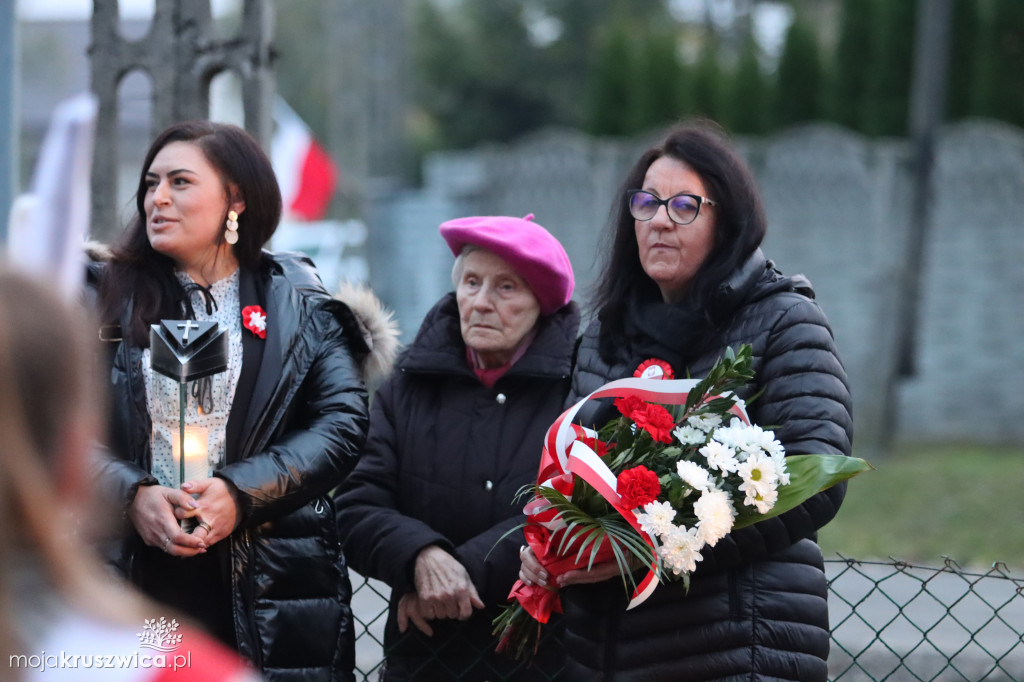 Sławsk Wielki. Społeczność szkoły i wsi dała wyraz patriotycznej postawy [ZDJĘCIA]