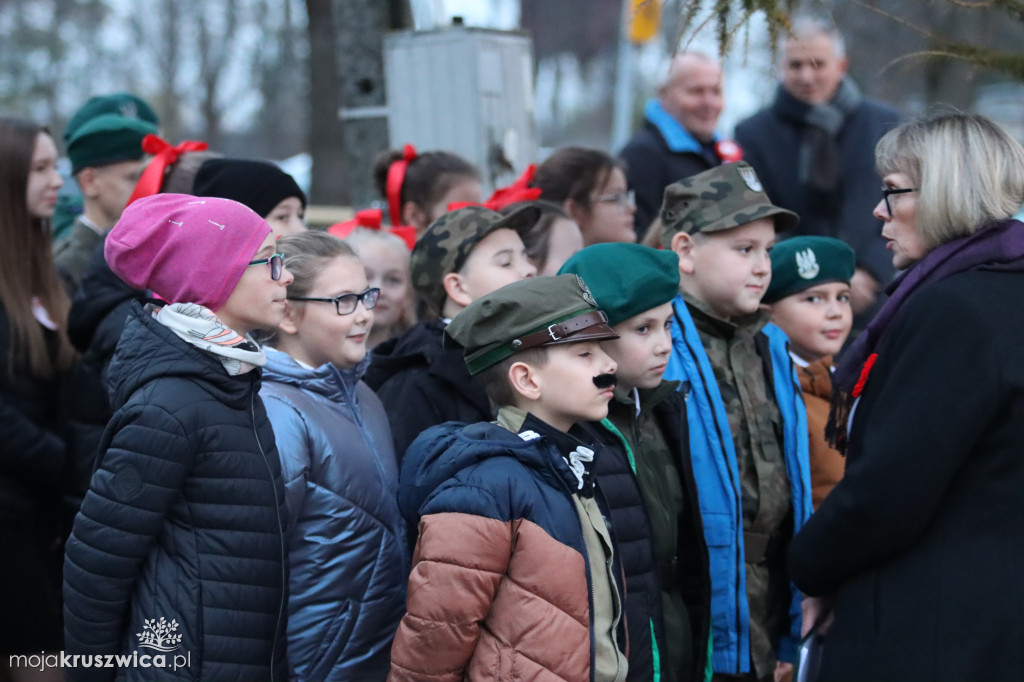Sławsk Wielki. Społeczność szkoły i wsi dała wyraz patriotycznej postawy [ZDJĘCIA]
