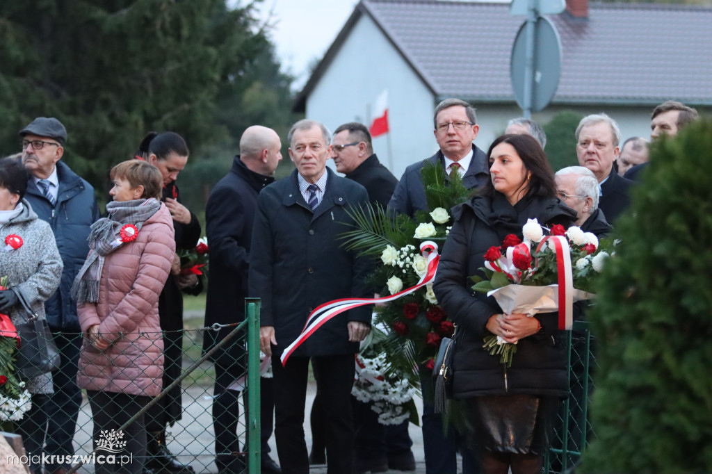 Sławsk Wielki. Społeczność szkoły i wsi dała wyraz patriotycznej postawy [ZDJĘCIA]