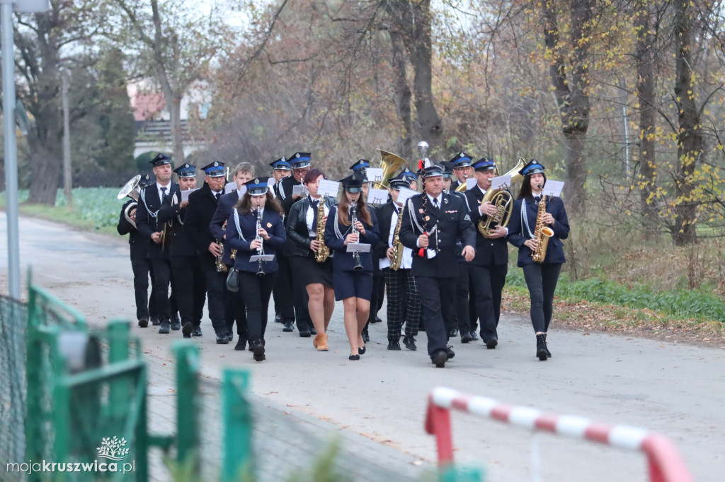 Sławsk Wielki. Społeczność szkoły i wsi dała wyraz patriotycznej postawy [ZDJĘCIA]