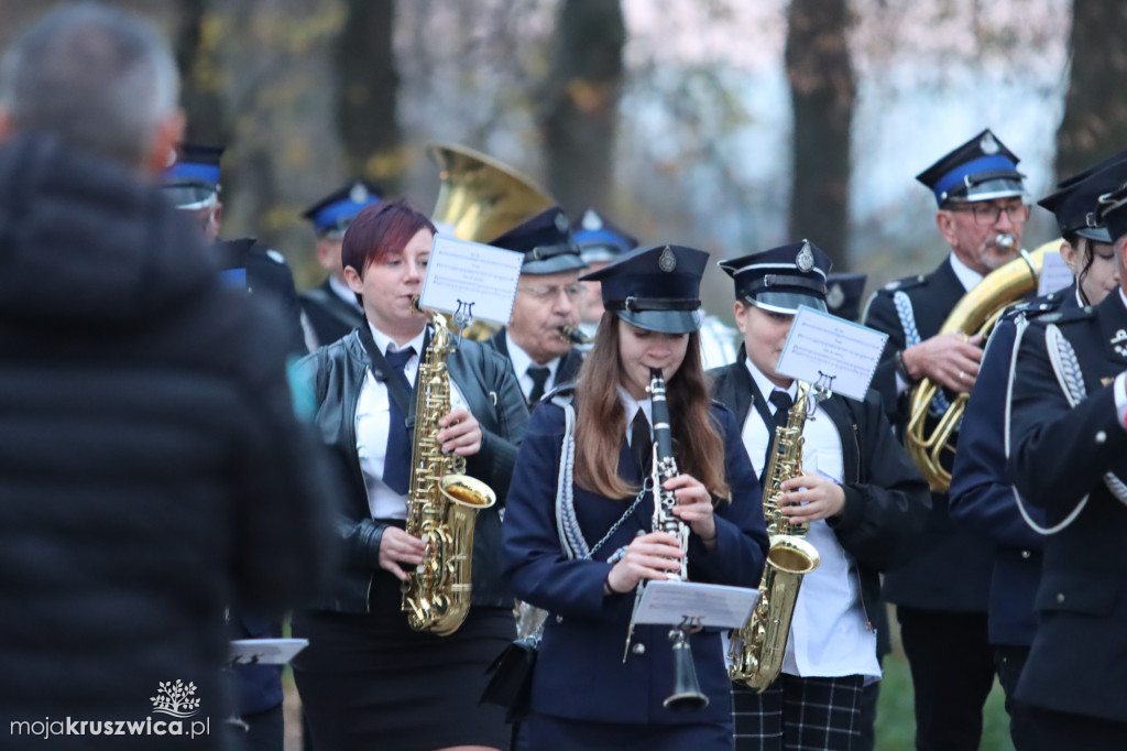Sławsk Wielki. Społeczność szkoły i wsi dała wyraz patriotycznej postawy [ZDJĘCIA]