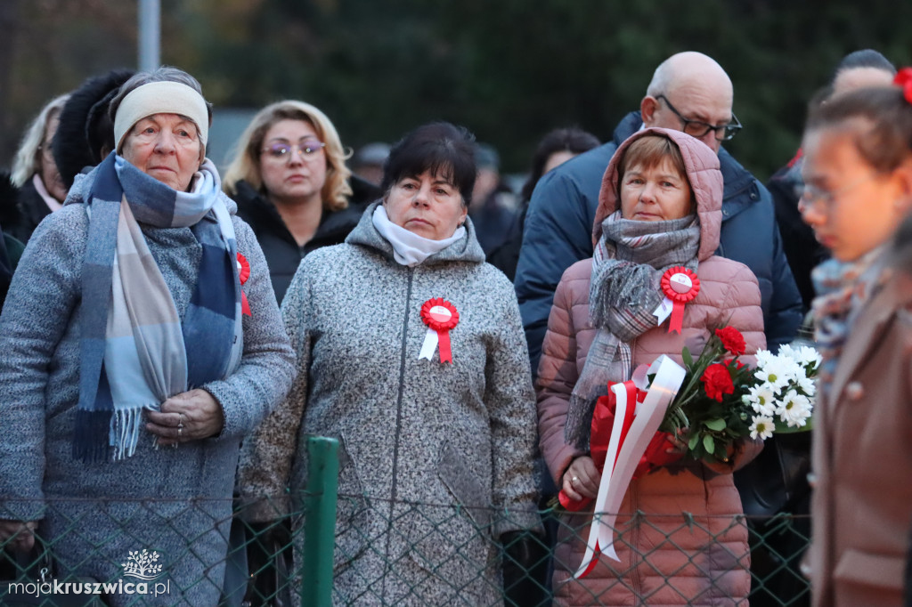 Sławsk Wielki. Społeczność szkoły i wsi dała wyraz patriotycznej postawy [ZDJĘCIA]