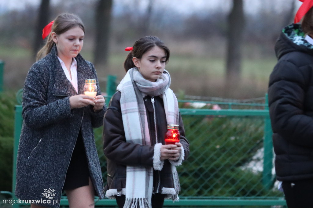 Sławsk Wielki. Społeczność szkoły i wsi dała wyraz patriotycznej postawy [ZDJĘCIA]