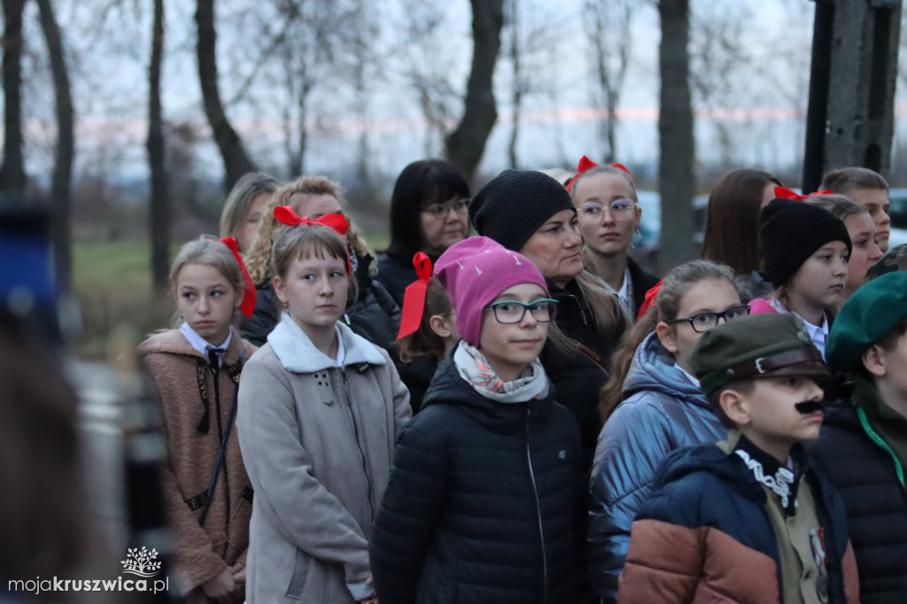 Sławsk Wielki. Społeczność szkoły i wsi dała wyraz patriotycznej postawy [ZDJĘCIA]