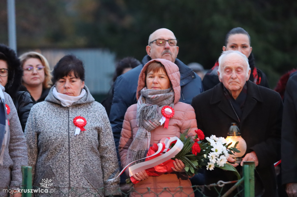 Sławsk Wielki. Społeczność szkoły i wsi dała wyraz patriotycznej postawy [ZDJĘCIA]