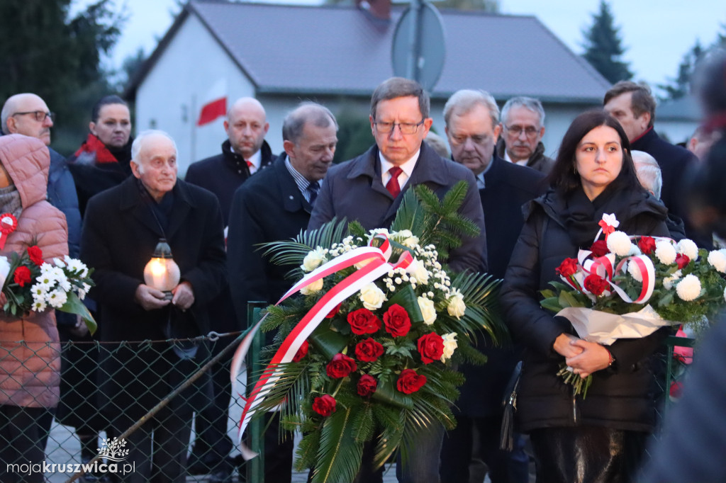 Sławsk Wielki. Społeczność szkoły i wsi dała wyraz patriotycznej postawy [ZDJĘCIA]