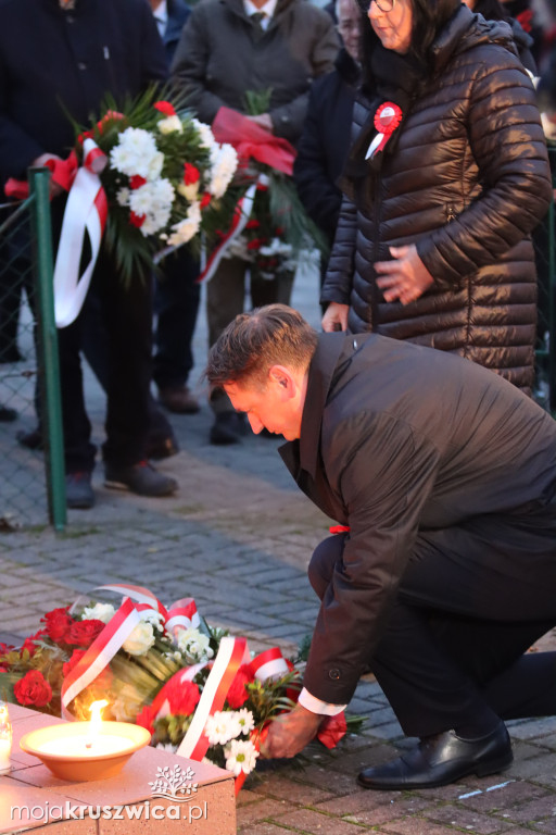 Sławsk Wielki. Społeczność szkoły i wsi dała wyraz patriotycznej postawy [ZDJĘCIA]