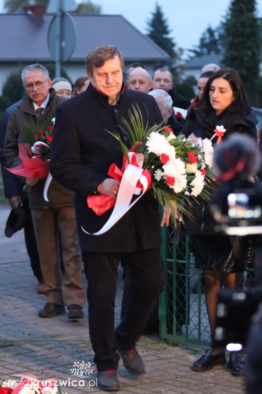 Sławsk Wielki. Społeczność szkoły i wsi dała wyraz patriotycznej postawy [ZDJĘCIA]