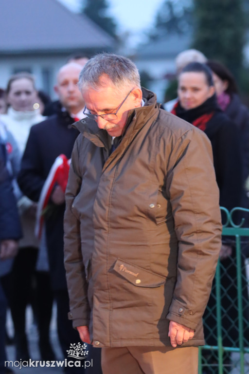 Sławsk Wielki. Społeczność szkoły i wsi dała wyraz patriotycznej postawy [ZDJĘCIA]
