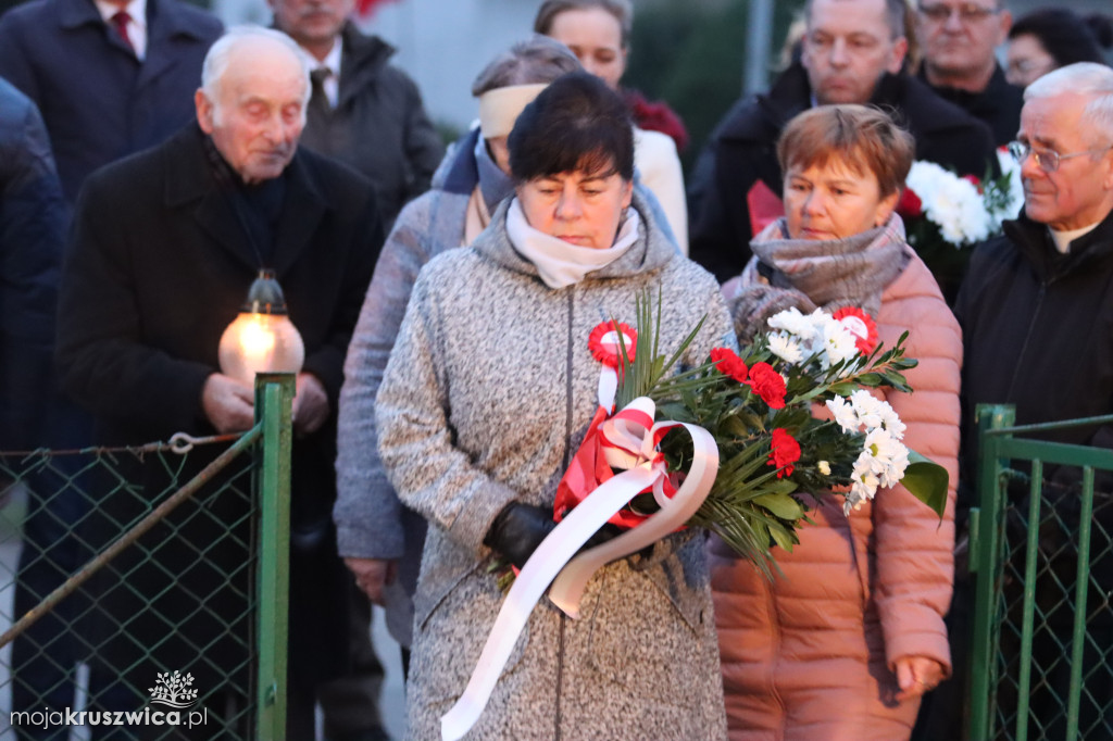 Sławsk Wielki. Społeczność szkoły i wsi dała wyraz patriotycznej postawy [ZDJĘCIA]