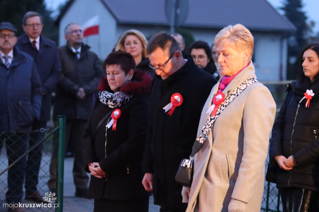Sławsk Wielki. Społeczność szkoły i wsi dała wyraz patriotycznej postawy [ZDJĘCIA]