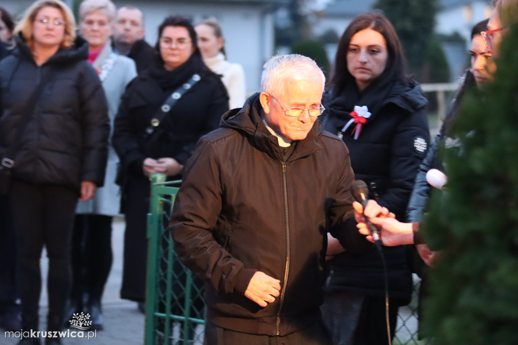 Sławsk Wielki. Społeczność szkoły i wsi dała wyraz patriotycznej postawy [ZDJĘCIA]