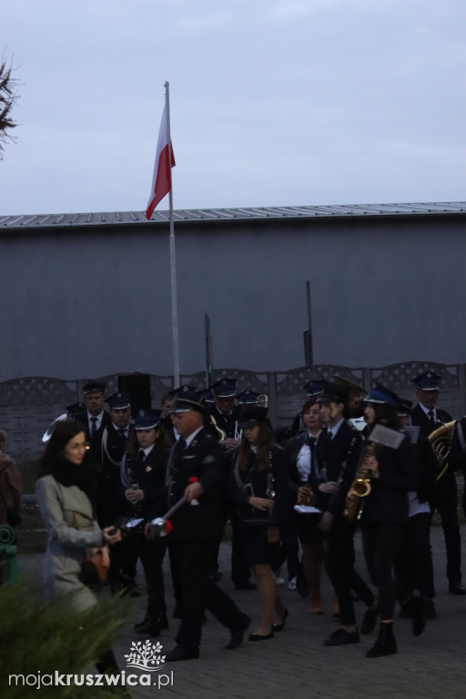 Sławsk Wielki. Społeczność szkoły i wsi dała wyraz patriotycznej postawy [ZDJĘCIA]