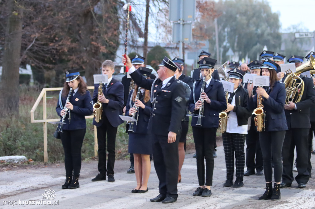 Sławsk Wielki. Społeczność szkoły i wsi dała wyraz patriotycznej postawy [ZDJĘCIA]