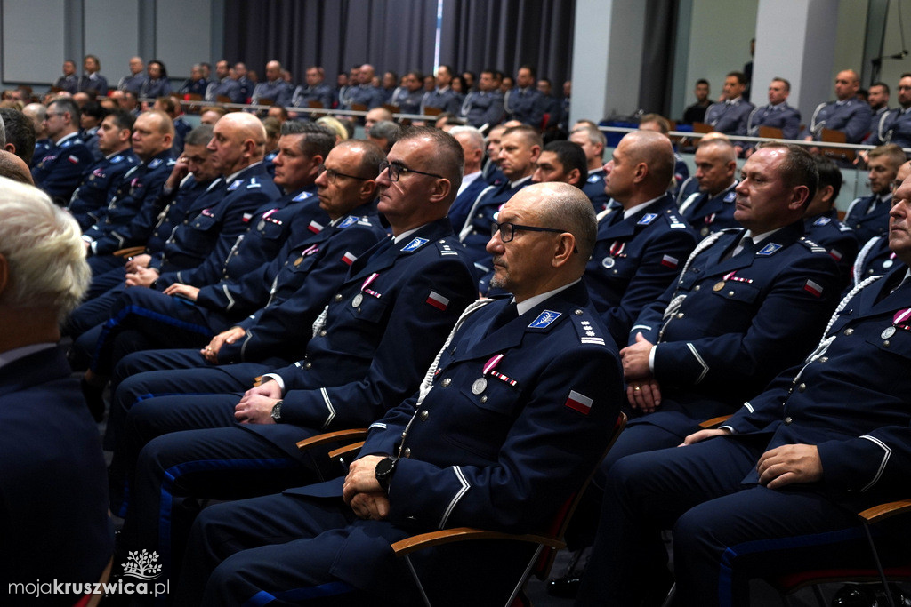 Policjanci i pracownicy Komendy Powiatowej Policji w Inowrocławiu wyróżnieni