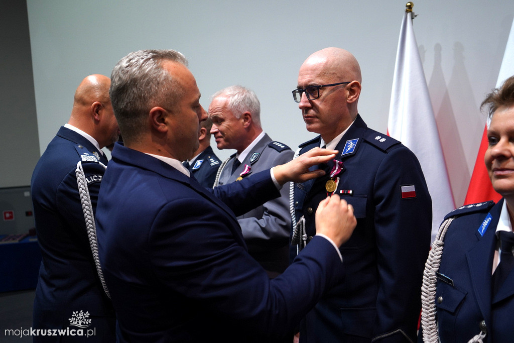 Policjanci i pracownicy Komendy Powiatowej Policji w Inowrocławiu wyróżnieni