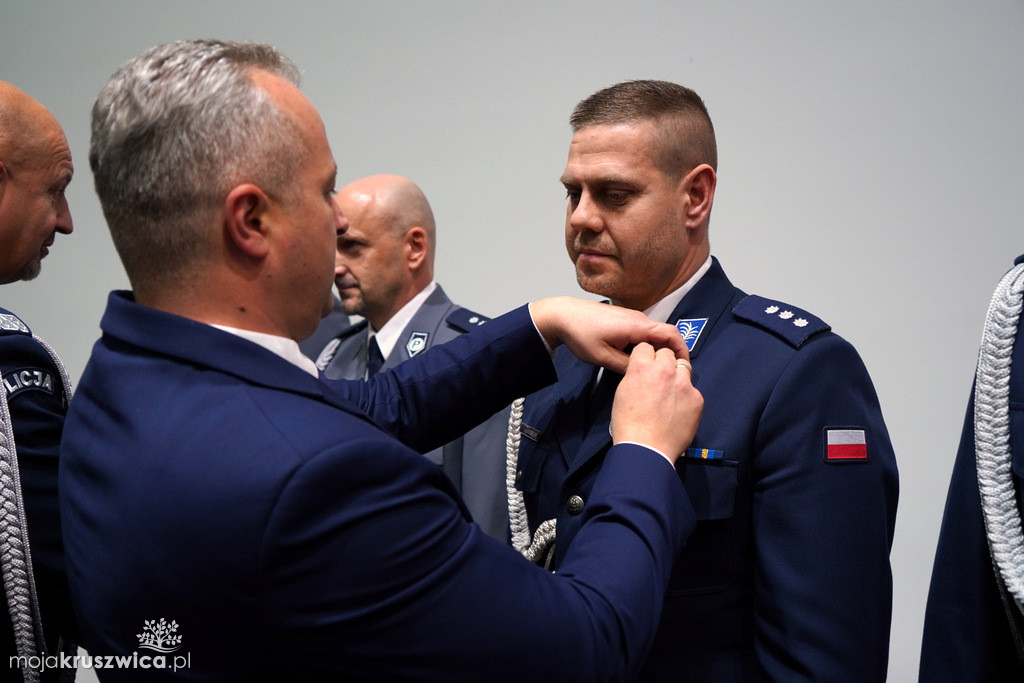 Policjanci i pracownicy Komendy Powiatowej Policji w Inowrocławiu wyróżnieni