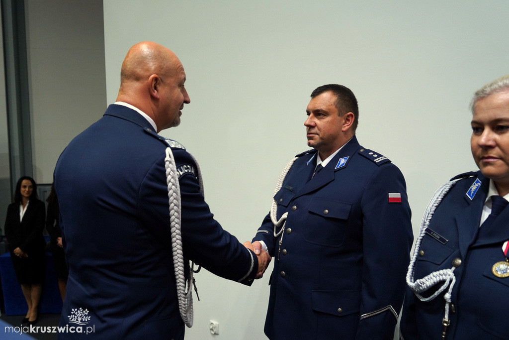 Policjanci i pracownicy Komendy Powiatowej Policji w Inowrocławiu wyróżnieni