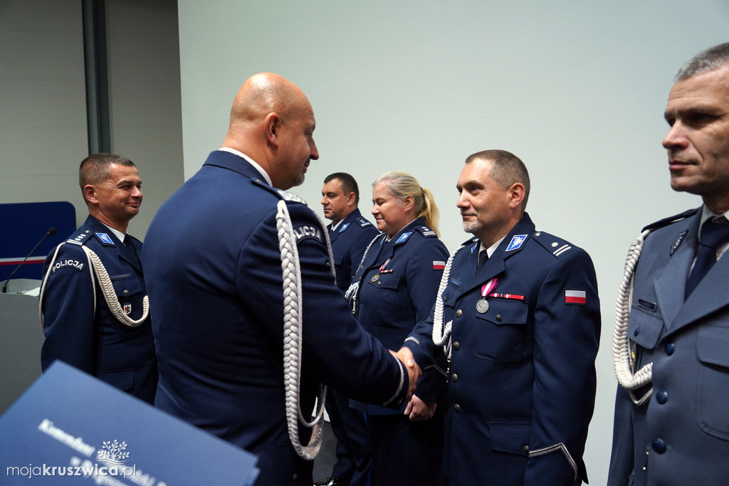 Policjanci i pracownicy Komendy Powiatowej Policji w Inowrocławiu wyróżnieni