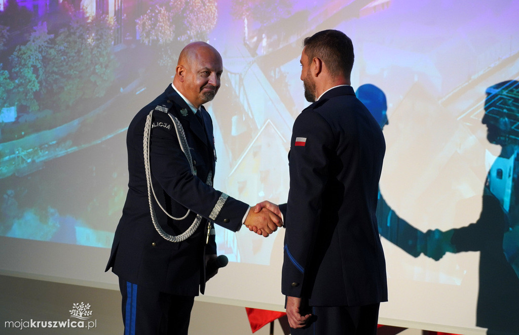 Policjanci i pracownicy Komendy Powiatowej Policji w Inowrocławiu wyróżnieni