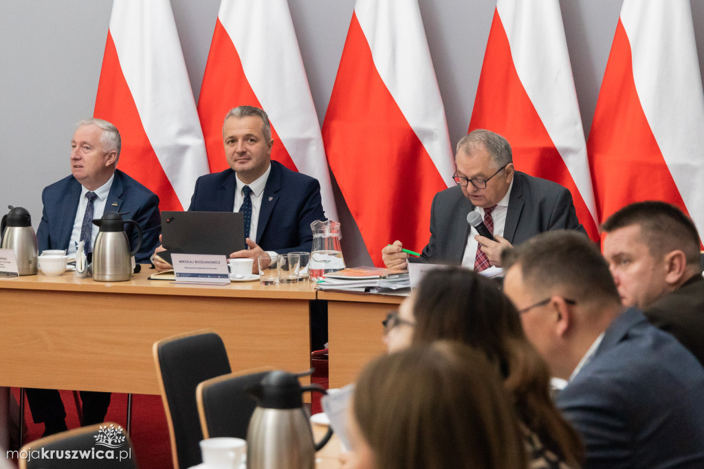 Powołana przez wojewodę rada o problemach z dostępnością wody dla rolnictwa