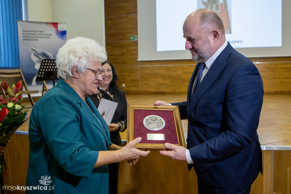Medale Marszałka dla twórców ludowych. Wśród nagrodzonych Henryka Derezińska