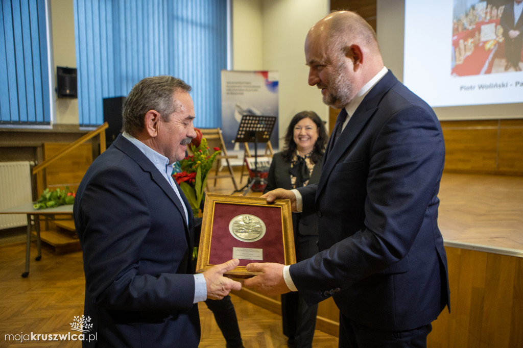 Medale Marszałka dla twórców ludowych. Wśród nagrodzonych Henryka Derezińska