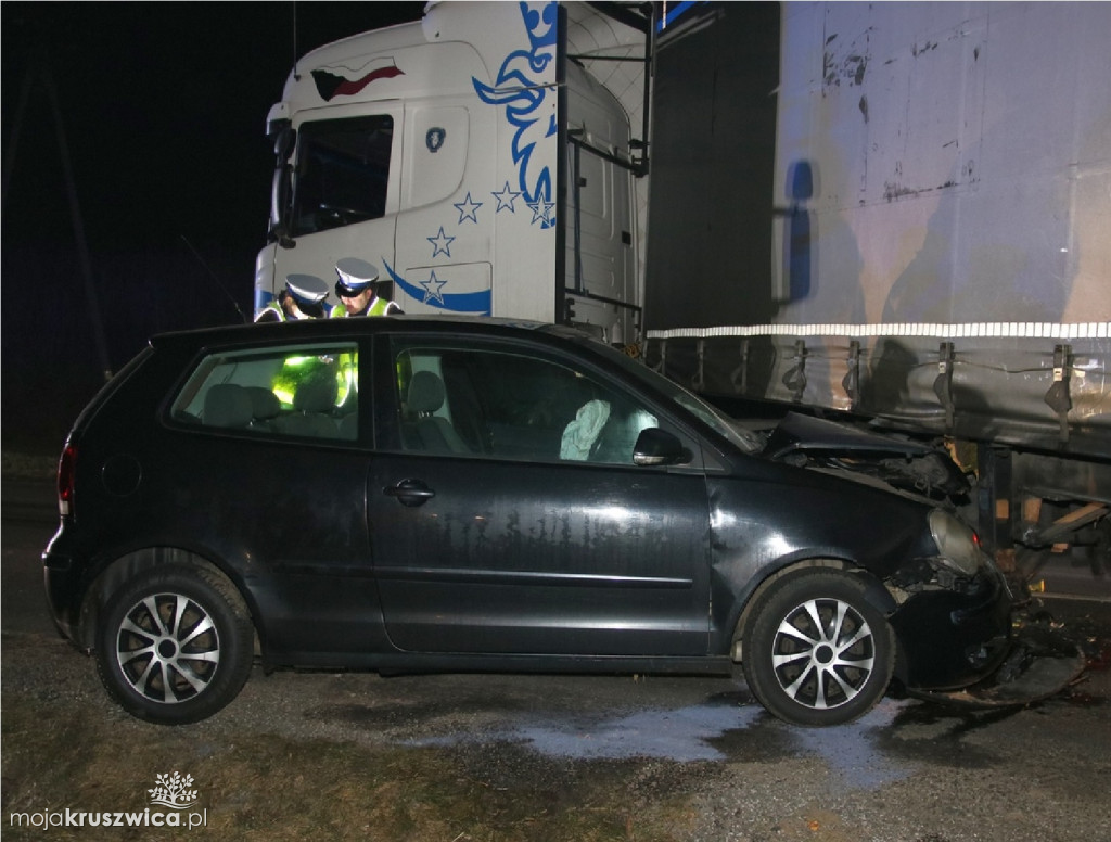 REGION: Zderzenie auta osobowego z ciężarówką. Ucierpiała jedna osoba!