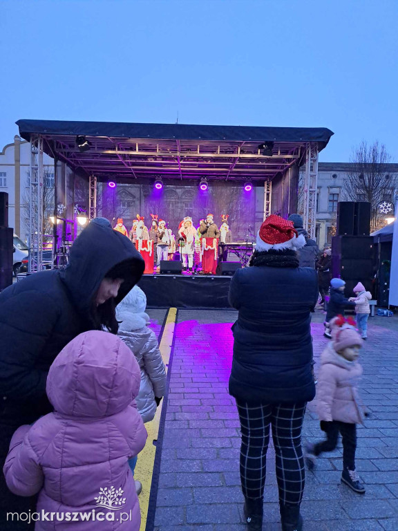 W Kruszwicy trwa świąteczna impreza bożonarodzeniowa! [FOTO]