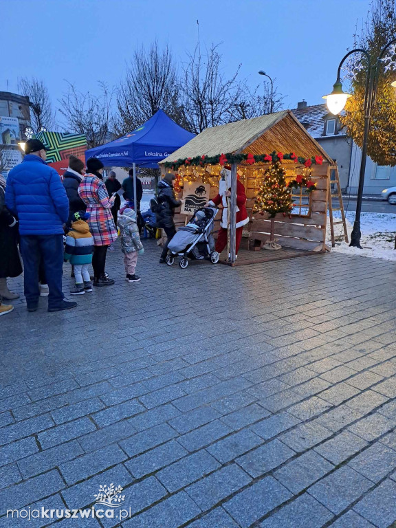 W Kruszwicy trwa świąteczna impreza bożonarodzeniowa! [FOTO]
