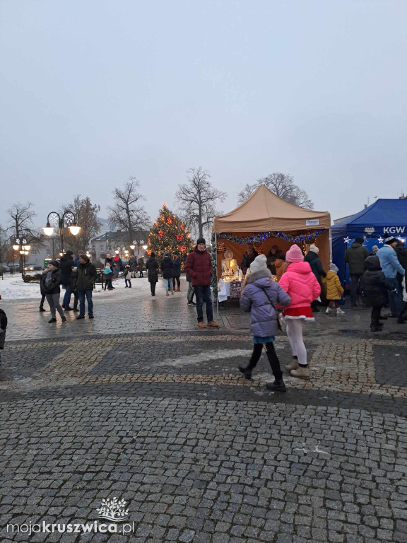 W Kruszwicy trwa świąteczna impreza bożonarodzeniowa! [FOTO]