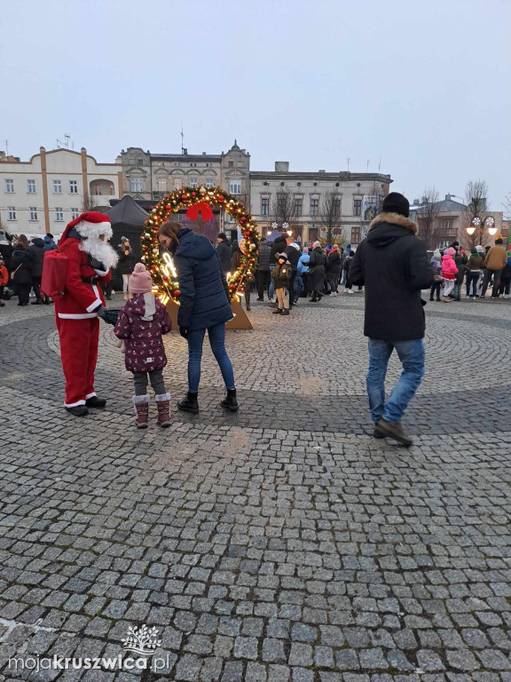W Kruszwicy trwa świąteczna impreza bożonarodzeniowa! [FOTO]