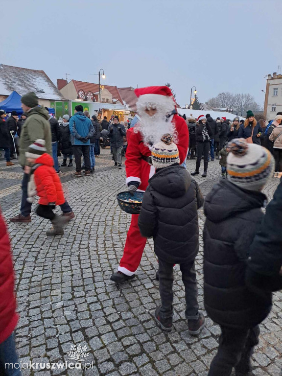 W Kruszwicy trwa świąteczna impreza bożonarodzeniowa! [FOTO]