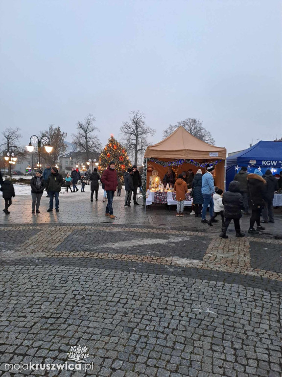 W Kruszwicy trwa świąteczna impreza bożonarodzeniowa! [FOTO]