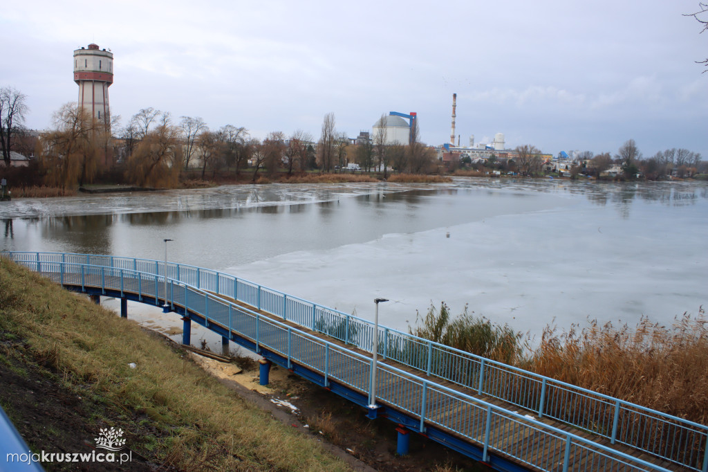 Przeszliśmy się kładką pod mostem w Kruszwicy! Zobaczcie jak wygląda [FOTO+VIDEO]