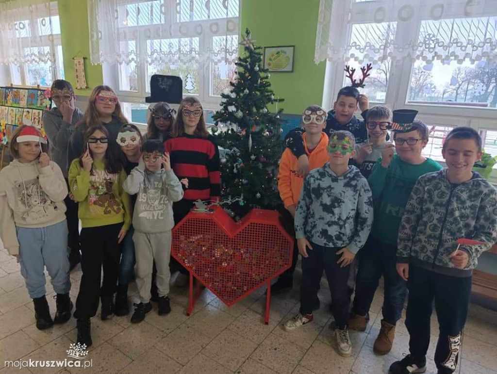Mikołajkowy dar dla szkoły Podstawowej im. Janusza Kusocińskiego w Polanowicach