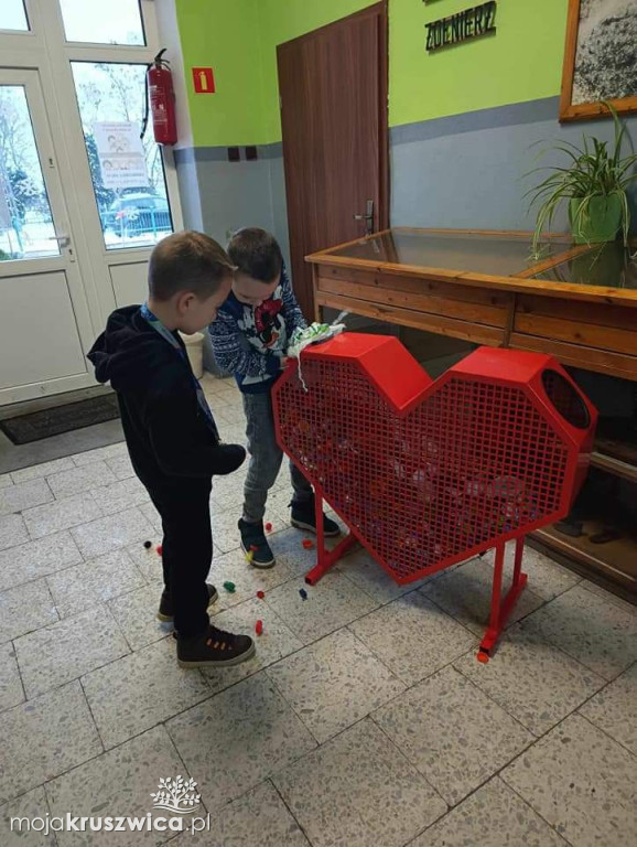 Mikołajkowy dar dla szkoły Podstawowej im. Janusza Kusocińskiego w Polanowicach