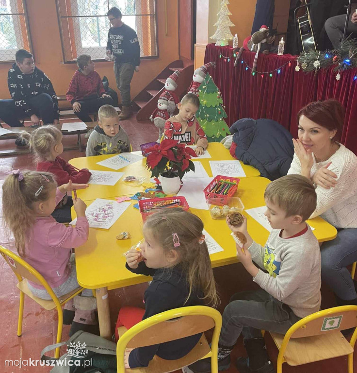 Kiermasz Świąteczny w Szkole Podstawowej w Polanowicach