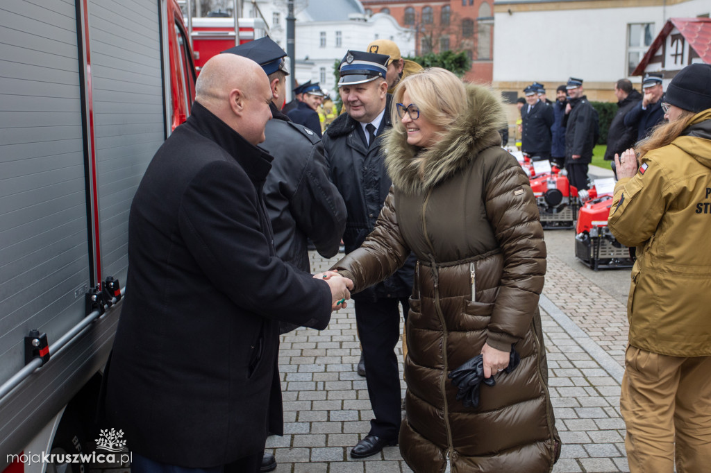 Wozy bojowe dla strażaków ochotników także dla strażaków z naszego powiatu