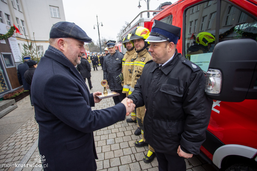 Wozy bojowe dla strażaków ochotników także dla strażaków z naszego powiatu