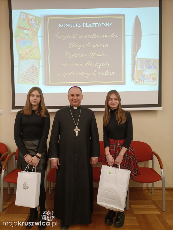 Sukces uczennic SP Chełmce w  Archidiecezjalnym Konkursie Plastycznym