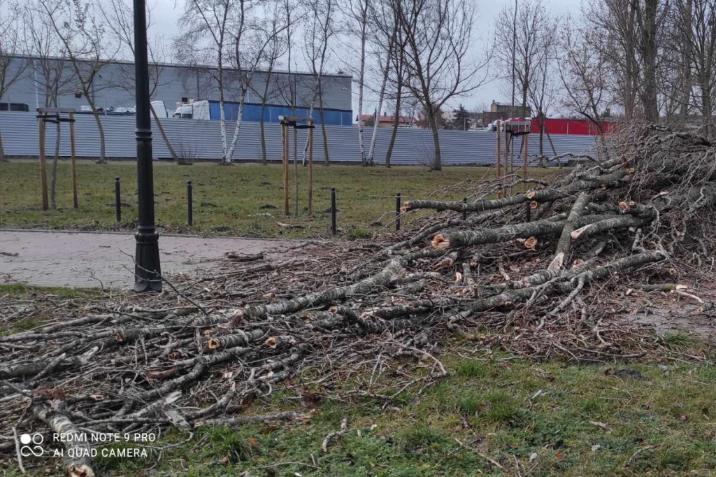 Dzisiaj mocno wieje! Nad Gopłem chwila moment i trzask! [ZDJĘCIA]