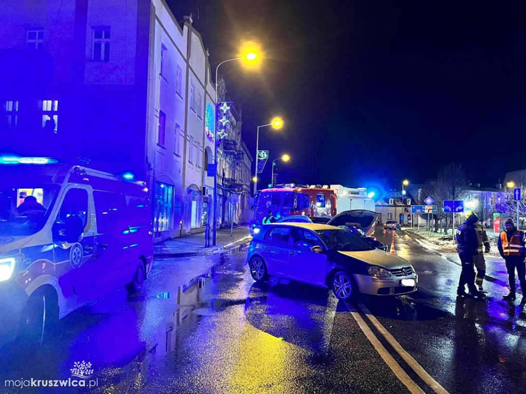 Wieczorna kraksa w Kruszwicy [FOTO]