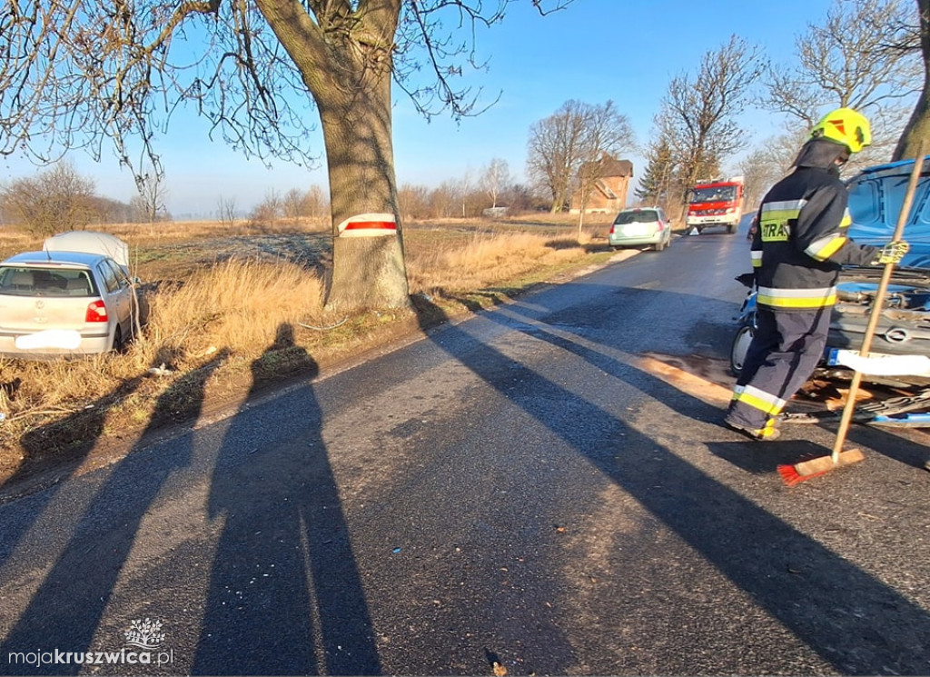 W Polanowicach doszło do groźnego wypadku z udziałem trzech aut osobowych