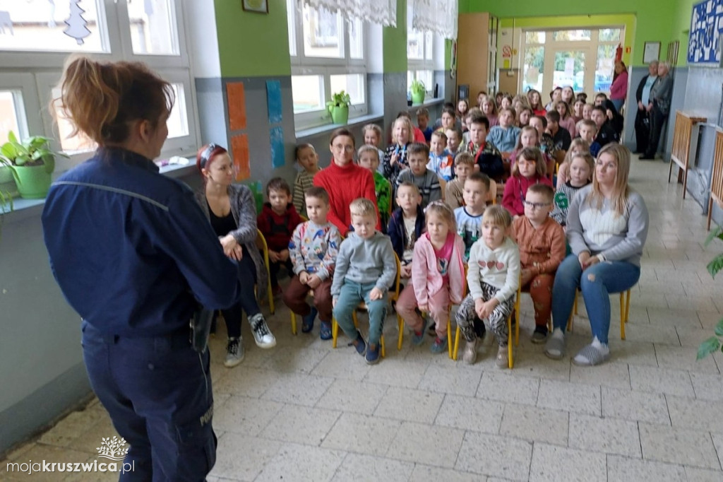 Policjantka o bezpieczeństwie podczas ferii