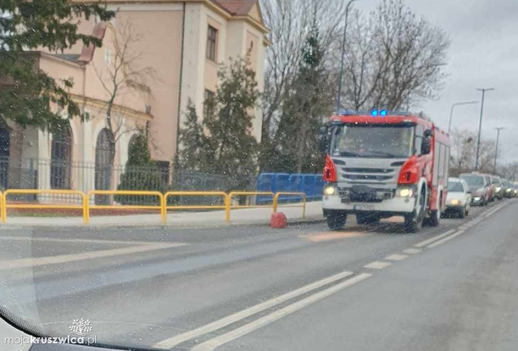 Na Zamkowej i dużym moście interweniują strażacy [FOTO]