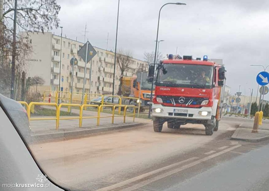 Na Zamkowej i dużym moście interweniują strażacy [FOTO]